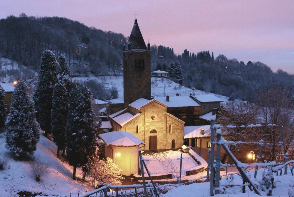 Historical House Medieval Abbey - Al Chiostro Sotto il Monte الغرفة الصورة