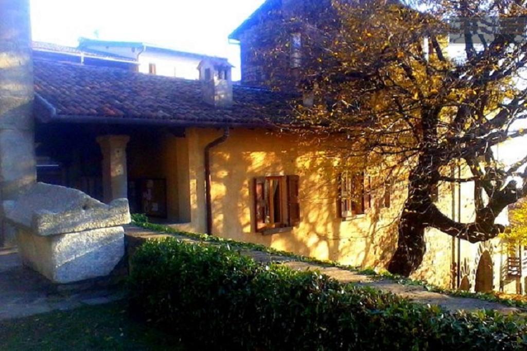 Historical House Medieval Abbey - Al Chiostro Sotto il Monte الغرفة الصورة